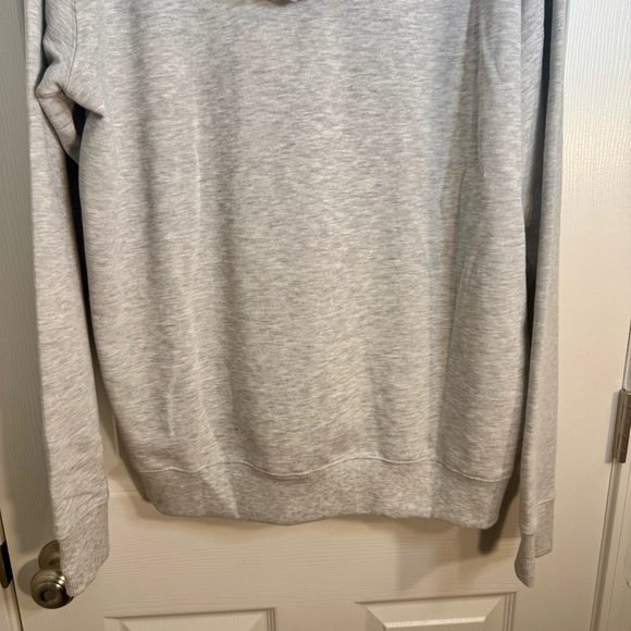 NWT. Peanuts Christmas Gray Hoody 2XL. Approx. 25.5” armpit to armpit & 30” long - Picture 7 of 9